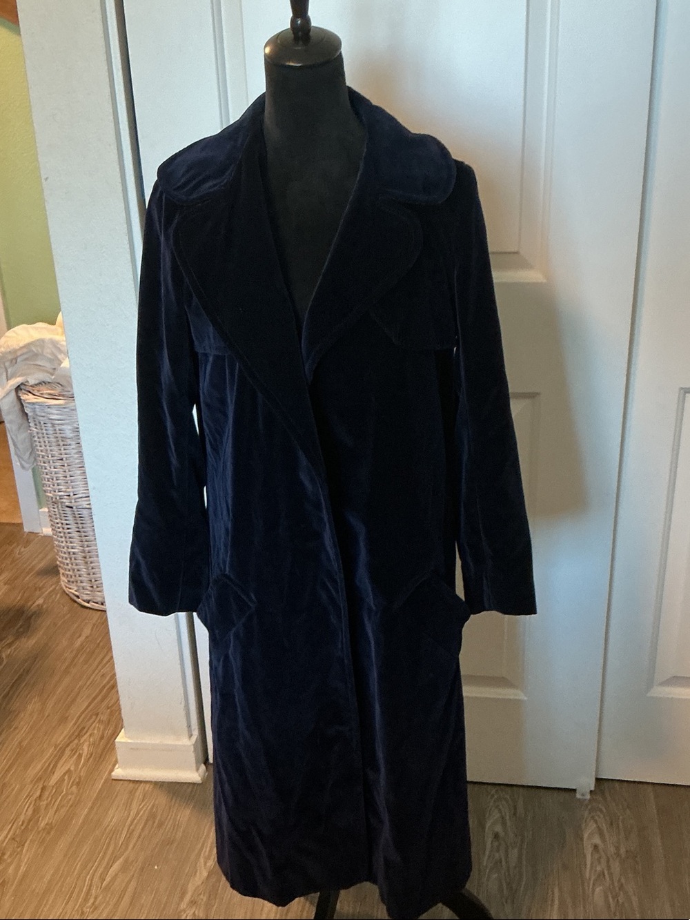 Stephanie Matthews vintage Women's Navy Velvet Trench Coat M/L